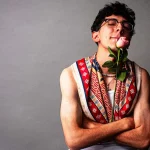 EMiTQM lanza su segundo sencillo, una historia de amor más intensa «PAR DE FLORES»