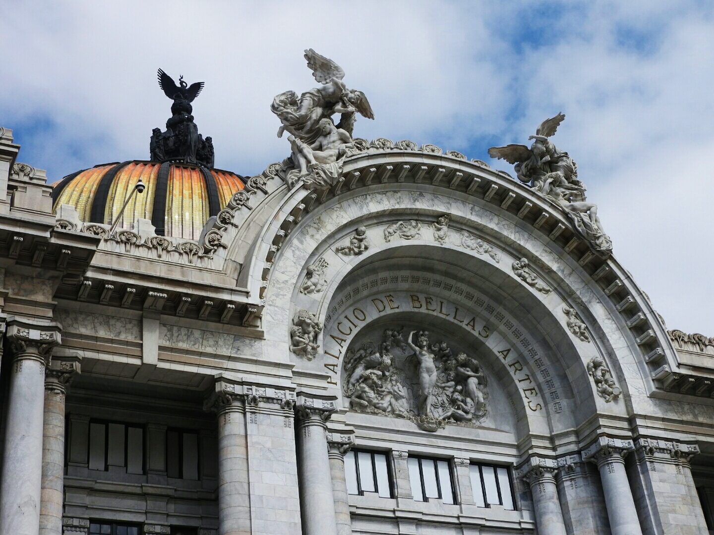 Blindado Bellas Artes ante marchas de Ayotzinapa, aborto legal y 2 de octubre