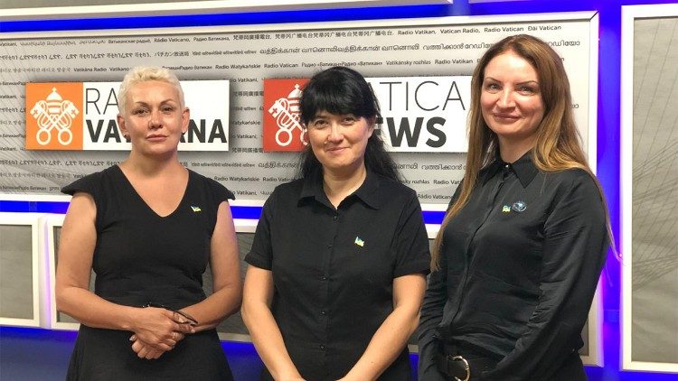 Ucrania: Vivir con la esperanza de volver a ver a sus maridos e hijos