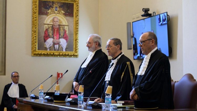 El Vaticano apela el juicio y presenta una segunda audiencia sobre cuestiones preliminares