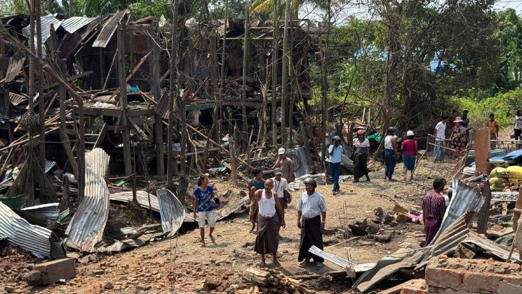 ACNUR: Más de3 millones de desplazados en Myanmar. Apoyo de las Hermanas Javerianas