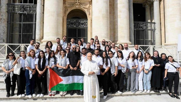 Del dolor a la esperanza: jóvenes palestinos llevan su testimonio a León XIV