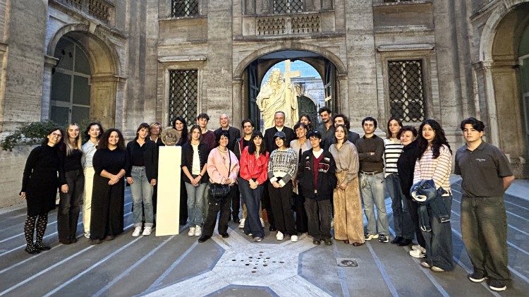 Gambetti: «Aprovechen al máximo lo que se les donará»