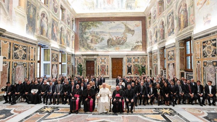 El Papa a la ODUCAL: Conviértanse en “itinerarios de la mente hacia Dios”