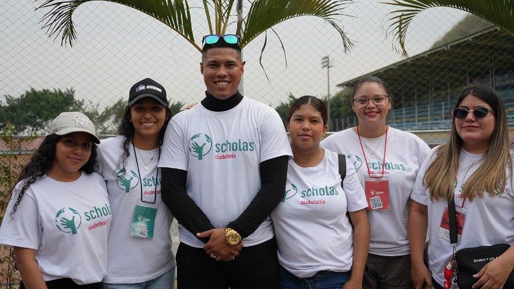 Ecuador: En experiencia Scholas Occurrentes jóvenes plantean soluciones comunes
