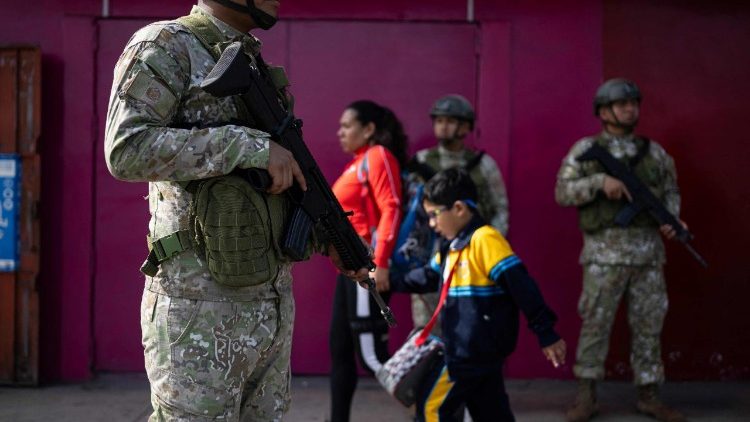 Perú en medio de una crisis política, tensiones sociales y criminalidad