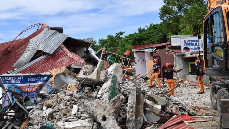 Terremoto en Filipinas, al menos 69 muertos