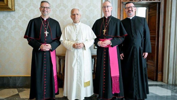 El Papa dona 62 artefactos de los Museos Vaticanos a los obispos de Canadá