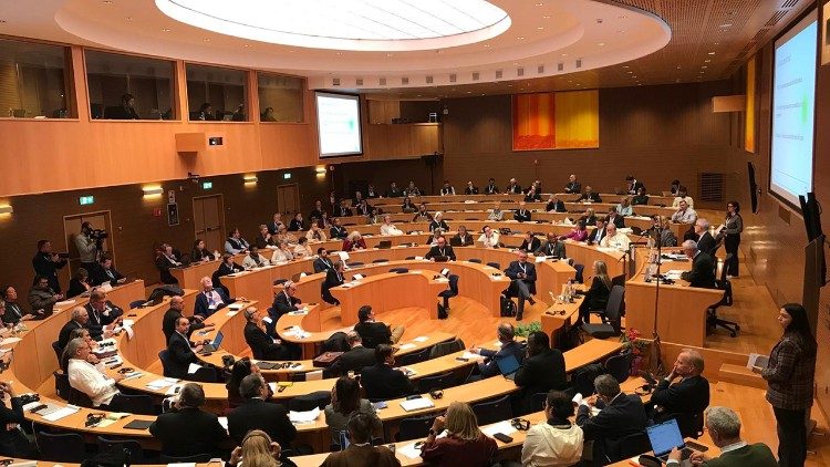 La IA no puede sustituir competencia y responsabilidad del médico