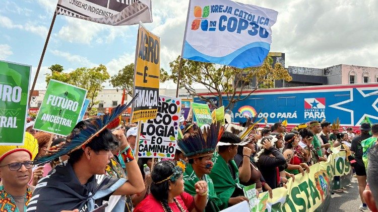 COP30: En la Marcha de los Pueblos, la Iglesia se une a los defensores del medio ambiente