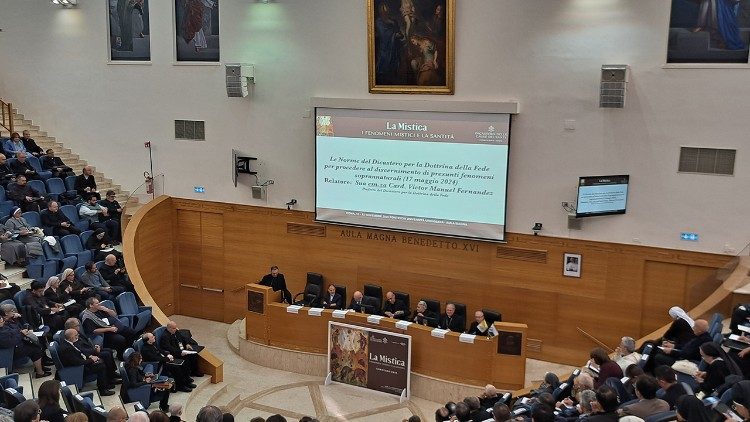 Conferencia sobre Misticismo: El Espíritu puede actuar «de las más diversas maneras»