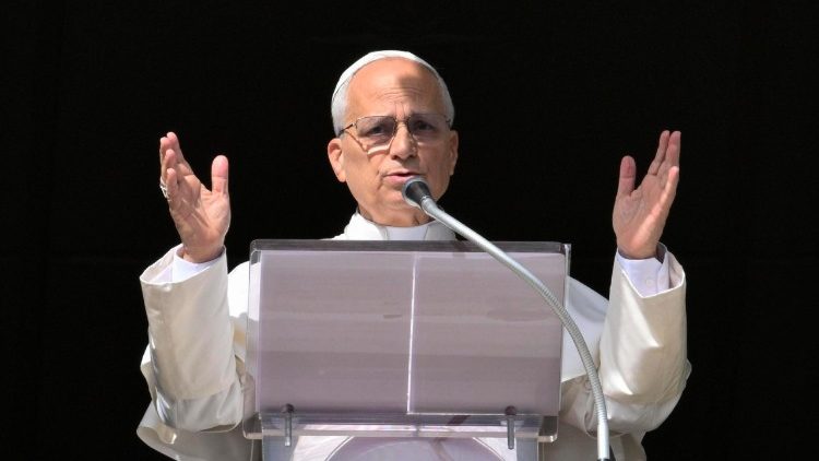 El Papa en el Ángelus: “El verdadero santuario de Dios es Cristo muerto y resucitado”