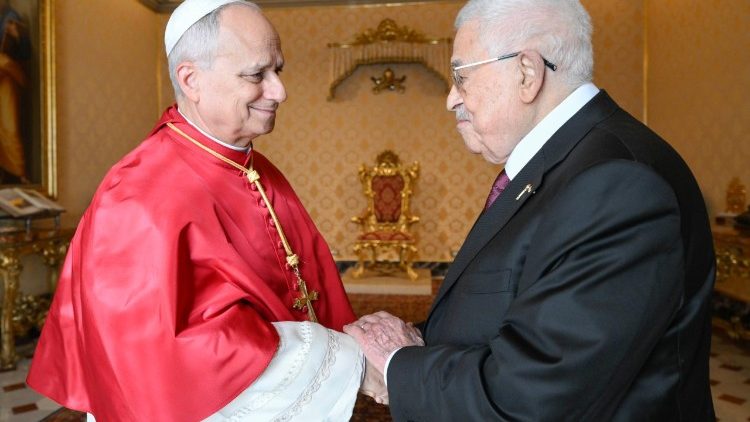 León XIV y Abbas: ayuda a la población de Gaza y solución de dos Estados