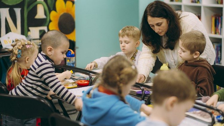 Ucrania: Los centros educativos Vulyk, colmenas de esperanza