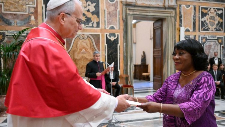 El Papa pide una «paz desarmada y desarmante» en la diplomacia mundial