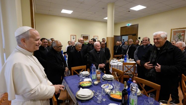 Almuerzo sorpresa del Papa con los obispos del Perú en Roma